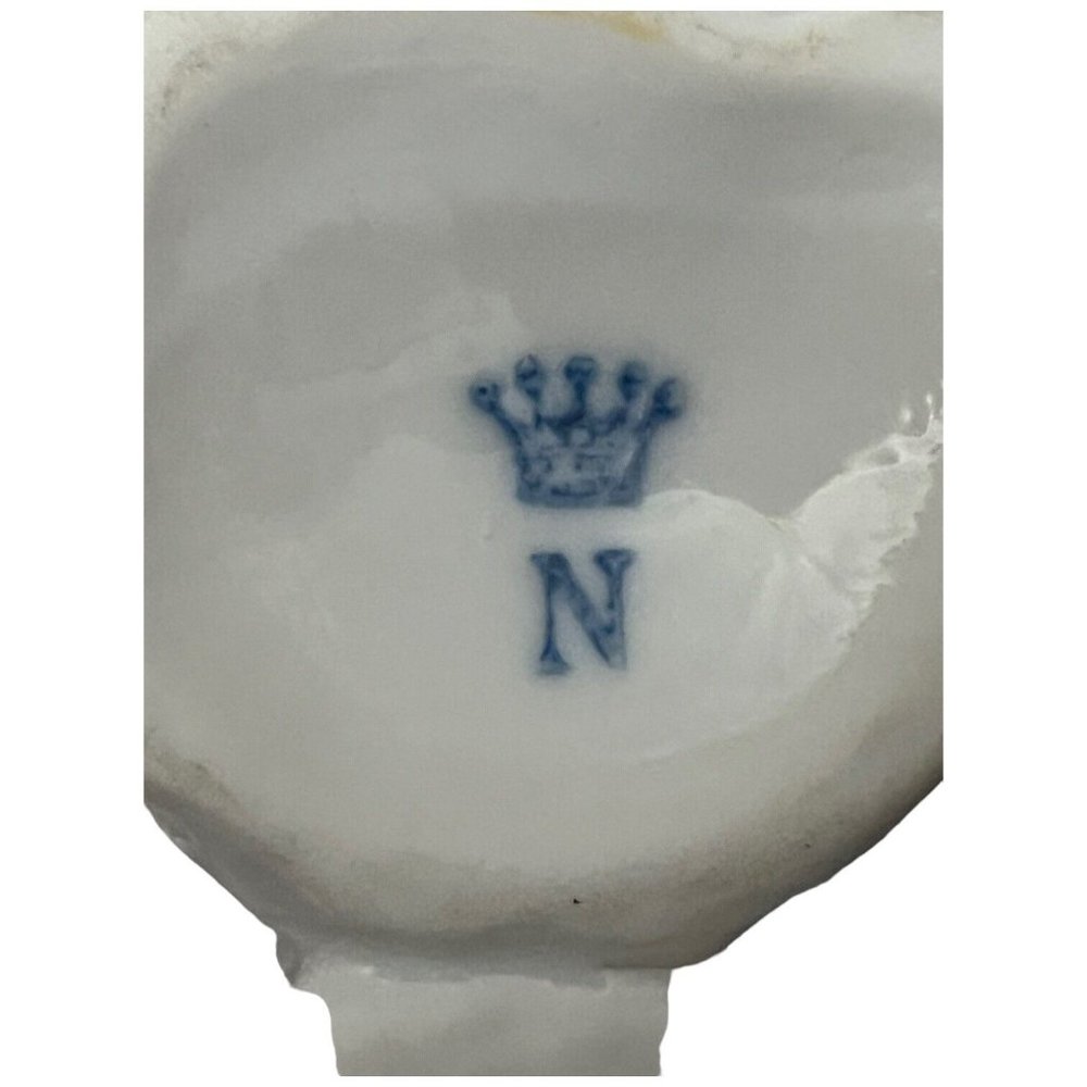 CAPODIMONTE Colonial Man Figurine White Porcelain Planter Crown N Mark 4.75 inch - Picture 11 of 14